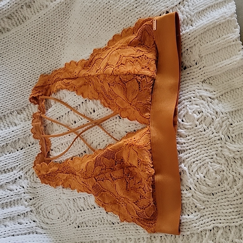 PINK Victoria's Secret lace bralette size M